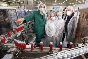 Teilnehmer von INDUSTRIE INTOUCH 2021 informierten sich bei einer Werksführung über die Arbeit der Gebr. Ewald GmbH.